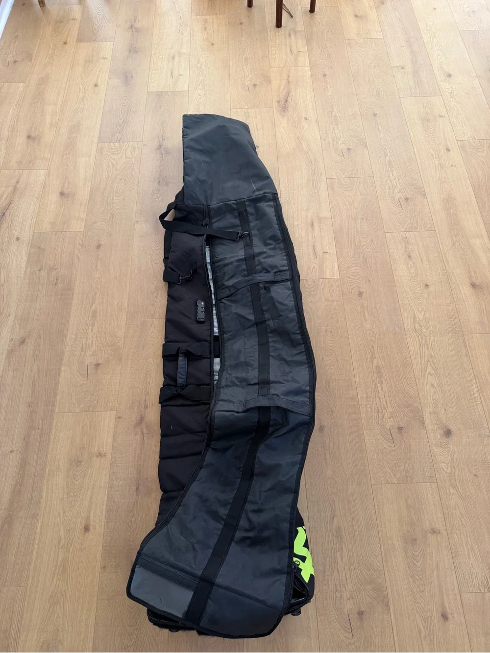 Black Padded Ski and snowboard Travel Bag with Reflective Lining